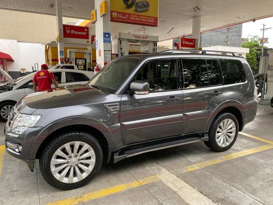 MITSUBISHI PAJERO FULL 3.2 HPE 4X4 16V TURBO INTERCOOLER DIESEL 4P AUTOMÁTICO MITSUBISHI PAJERO FULL 3.2 HPE 4X4 16V TURBO INTERCOOLER DIESEL 4P AUTOMÁTICO
